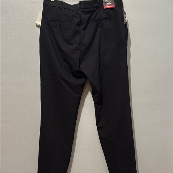 Van Heusen 34 x 30 Flat Front Straight Fit Flex Waist Men's Black Dress Pants - Picture 9 of 10